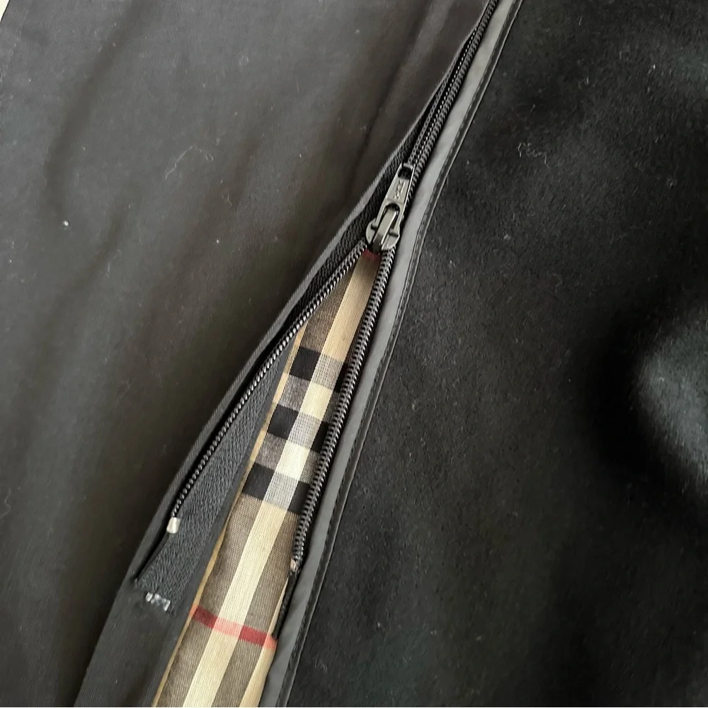 Burberry Black Trench Coat with Signature Beige Nova Check Lining - Picture 6 of 16